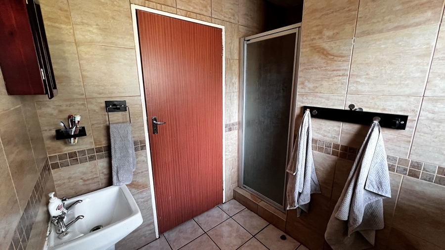 2 Bedroom Property for Sale in Langenhovenpark Free State